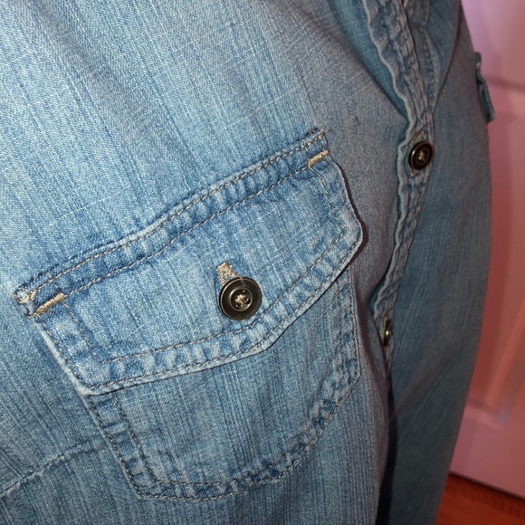 ❣️Perfect Go-To Denim Top ❣️ - Picture 6 of 8